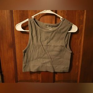 Garage ribbed seamless cropped tank top. Dusty purple color size medium.